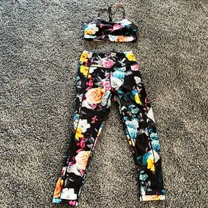 Zyia light and tight flower Capris with matching sports bra